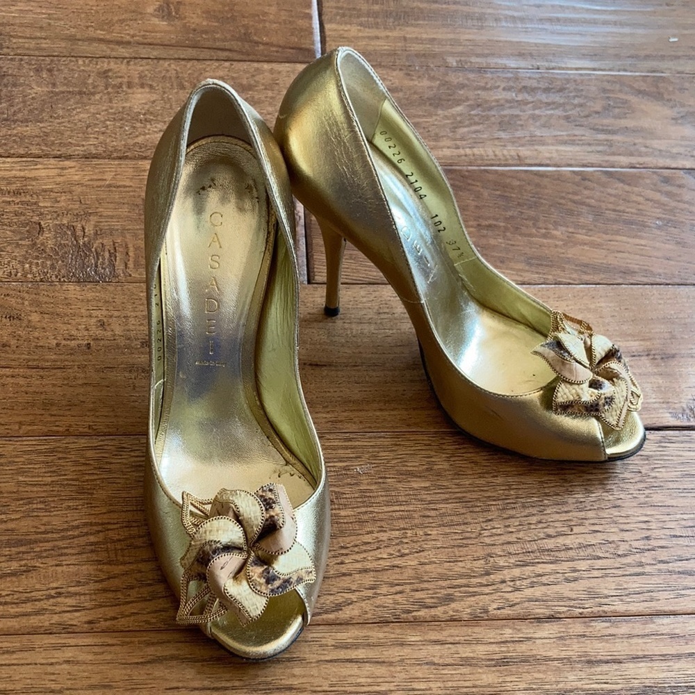 Casadei Gold Peeptoe Pumps Heels with Flower